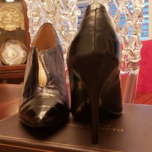 VINCE CAMUTO 7.5 EEL SKIN SHOES